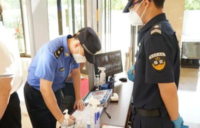 公务执法部门来检查，保安员该如何处理？